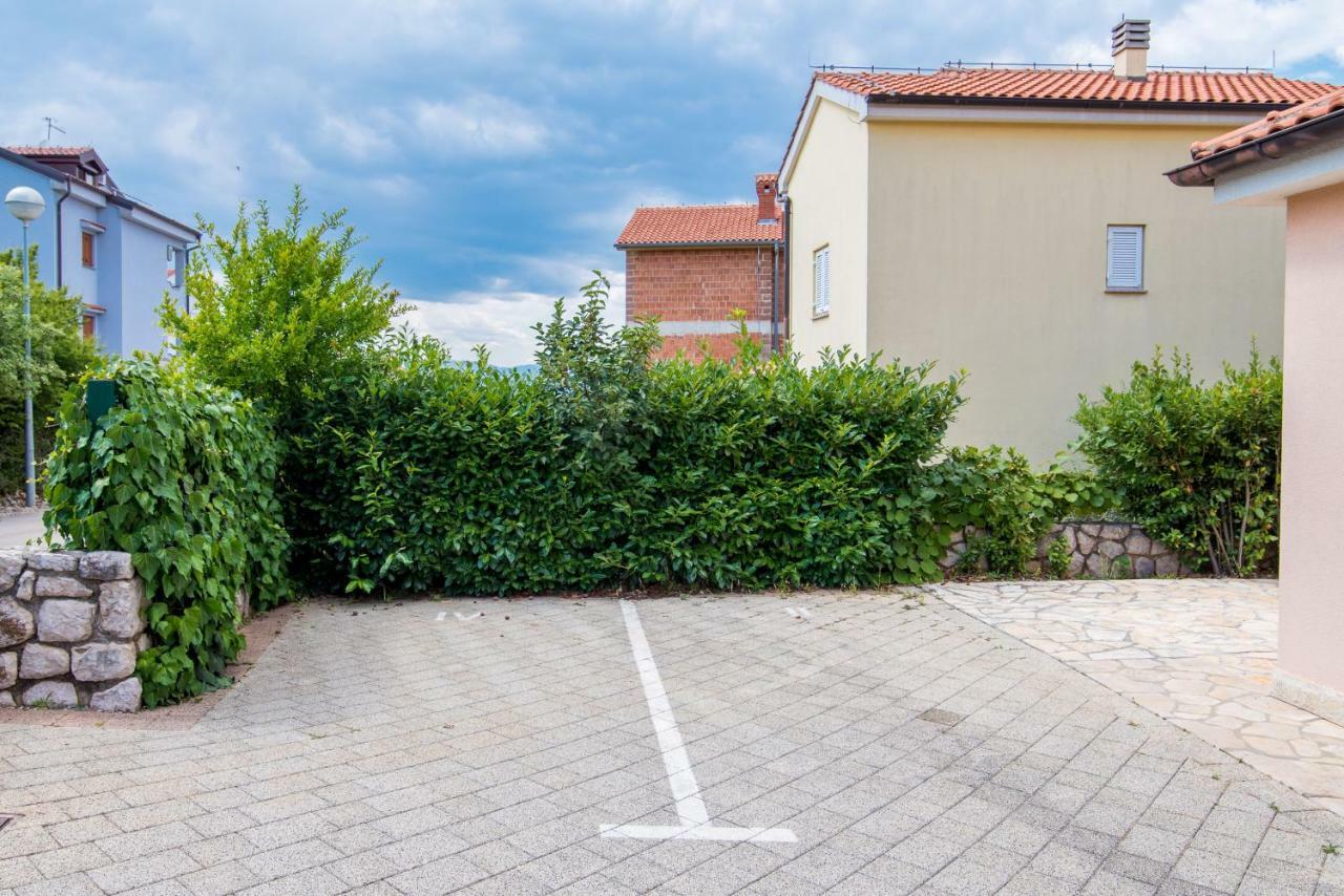 Apartment Rose Малинска Экстерьер фото